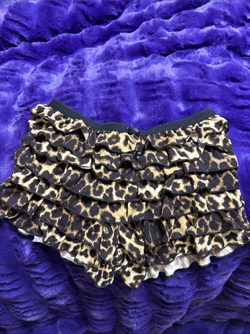 Ruffle Leopard Print Shorts . Size s